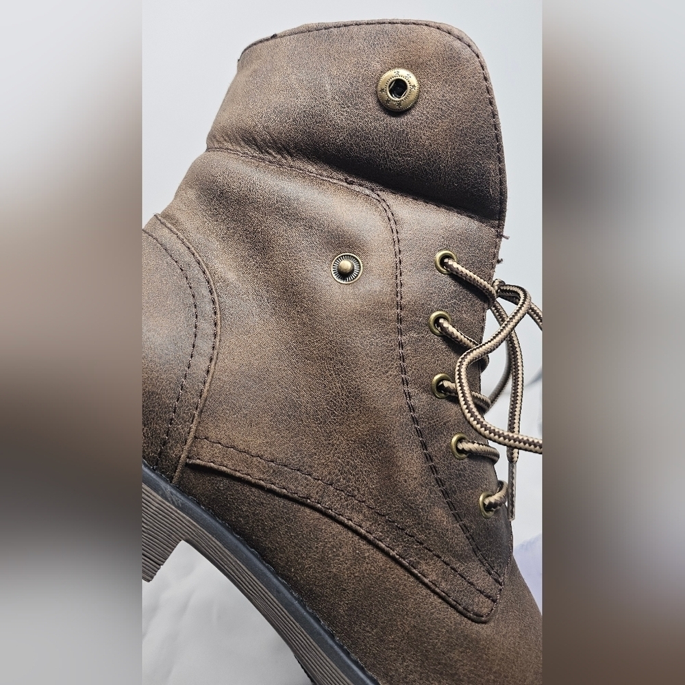 Cliffs by White Mountain Women's Faux Leather Lace Up Boot Brown Size 8.5M - Picture 11 of 14